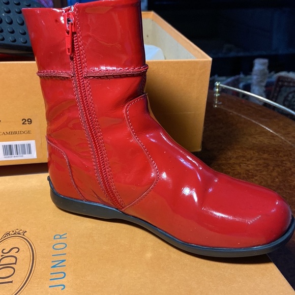 Authentic Tod’s junior red boots - Picture 3 of 4